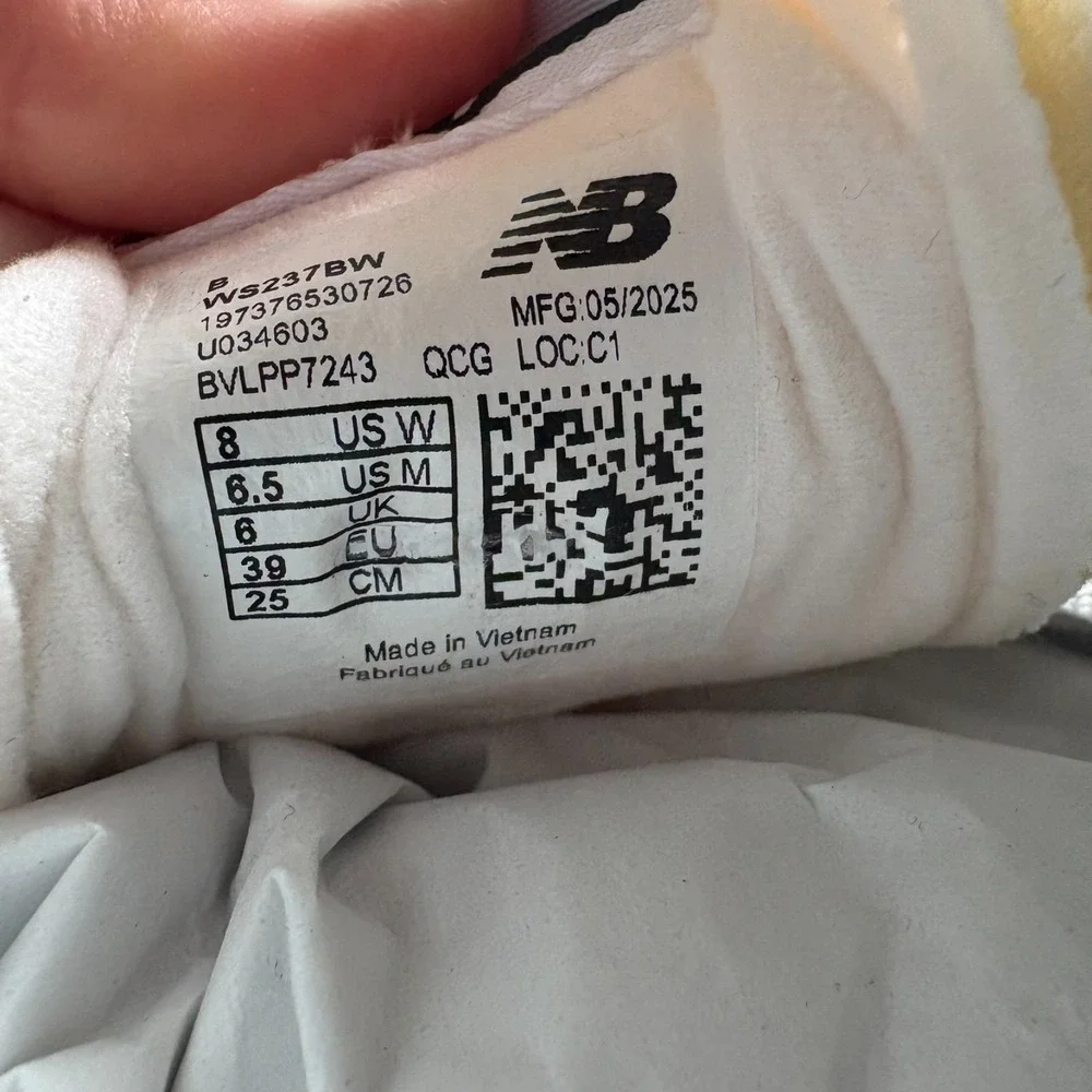 NWT New Balance 237 Womens White Black Casual Lifestyle Sneaker Shoes‎ Size 8